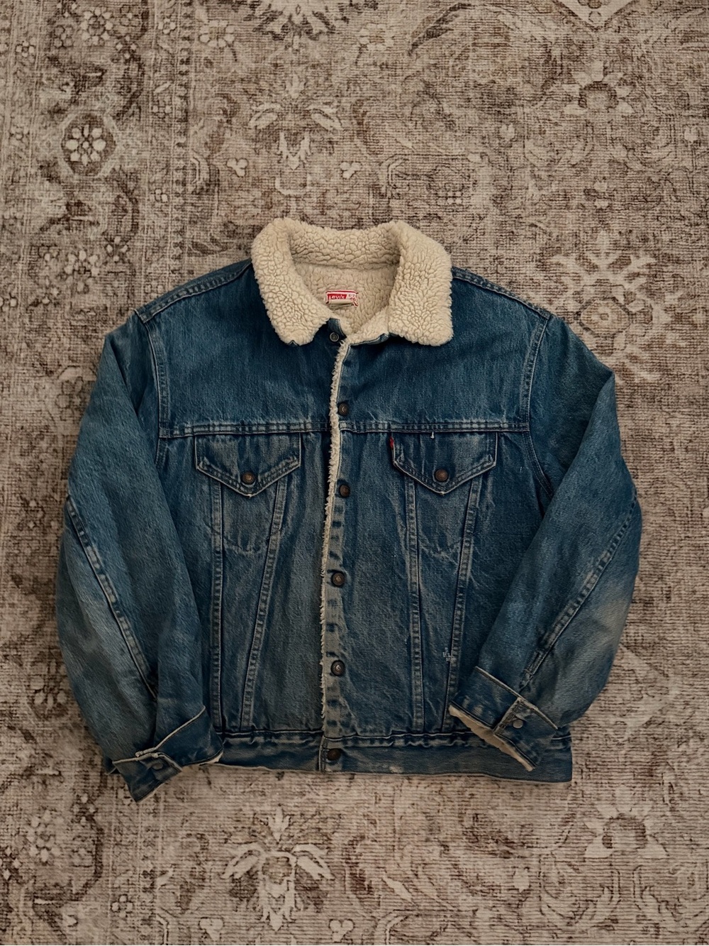 VINTAGE Levi's Sherpa-Lined Denim Trucker Jacket - Blue with Cream Collar
